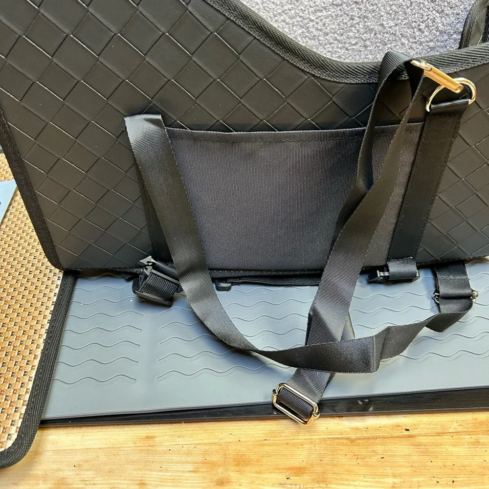 Deluxe Black Dog Console Car Seat Armrest